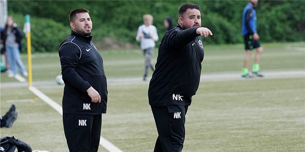 TSC Kamen gegen ETuS Schwerte: Rechenschieber gehört im Spiel der Kellerkinder dazu Die Brüder Nail und Nadir Kocapinar (l.) sind auch weiterhin engagiert für den TSC Kamen tätig und hoffen noch auf den Klassenerhalt.