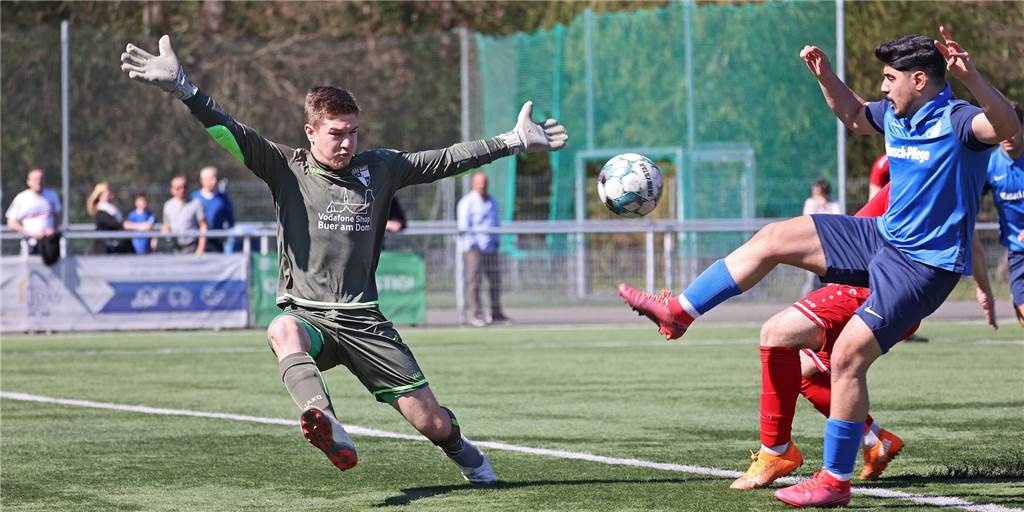 Ex-Türkspor-Spieler Kurgan kommt mit FC Frohlinde und spricht über Freundschaftsgeschenke Ex-Türkspor-Spieler Kurgan kommt mit FC Frohlinde und spricht über Freundschaftsgeschenke