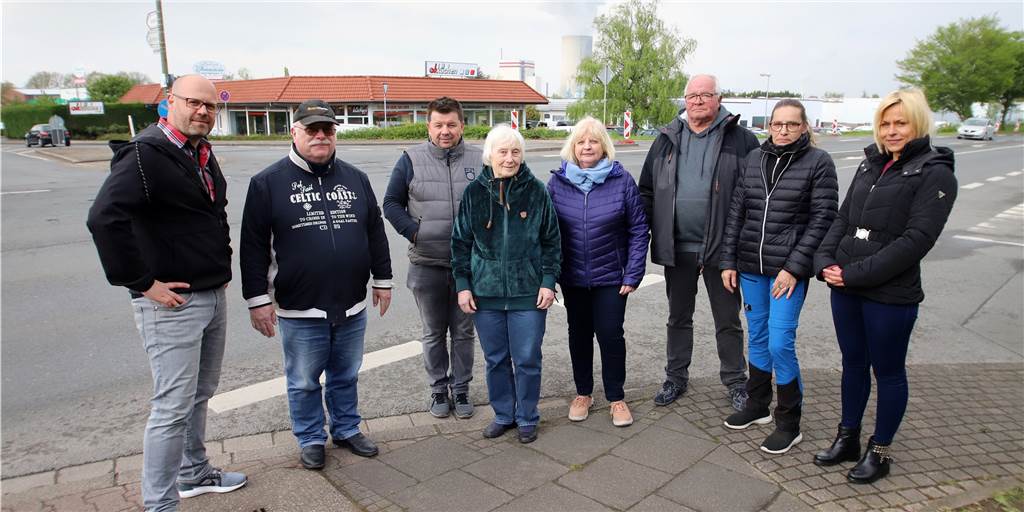 Die Anwohner der Brambauerstraße kritisieren den Bau eines Kreisverkehrs vor ihrer Haustür. 