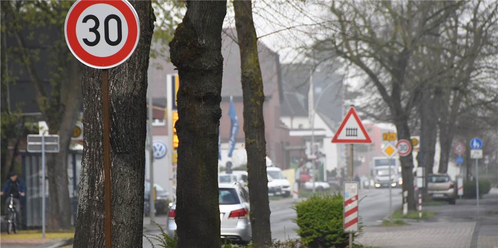 Tempo 30 auf der Olfener Straße in Selm - warum? Auf der Olfener Straße gilt jetzt bis zum Ortsausgang Tempo 30.