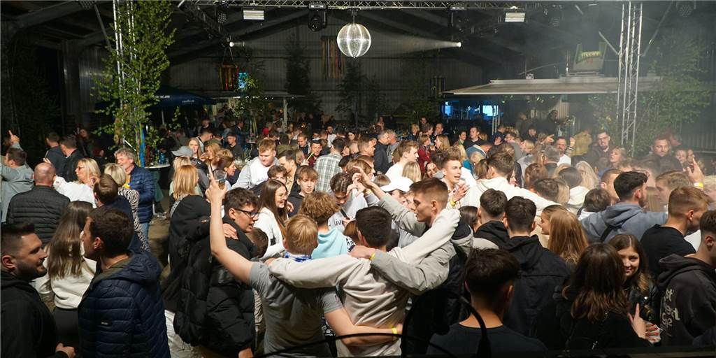 Viele Fotos: Tanz in den Mai in Castrop-Rauxel – „außergewöhnlich“ Viele Fotos: Tanz in den Mai in Castrop-Rauxel – „außergewöhnlich“