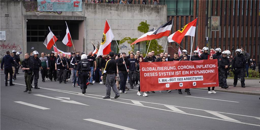 Rechtsextremisten marschieren durch Dortmund – Verletzte bei Gegenprotest