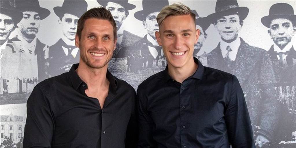 Abwehr erhält neues Gesicht: So plant der BVB mit Nico Schlotterbeck Sebastian Kehl (l.) tütet den nächsten Transfer ein: Nico Schlotterbeck kommt vom SC Freiburg zum BVB.
