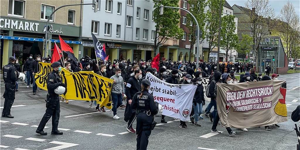 Antifa-Demo mit hunderten Teilnehmern zieht am Sonntag durch Dortmund Im vergangenen Jahr hat der Demozug von Dorstfeld aus in die Nordstadt geführt.