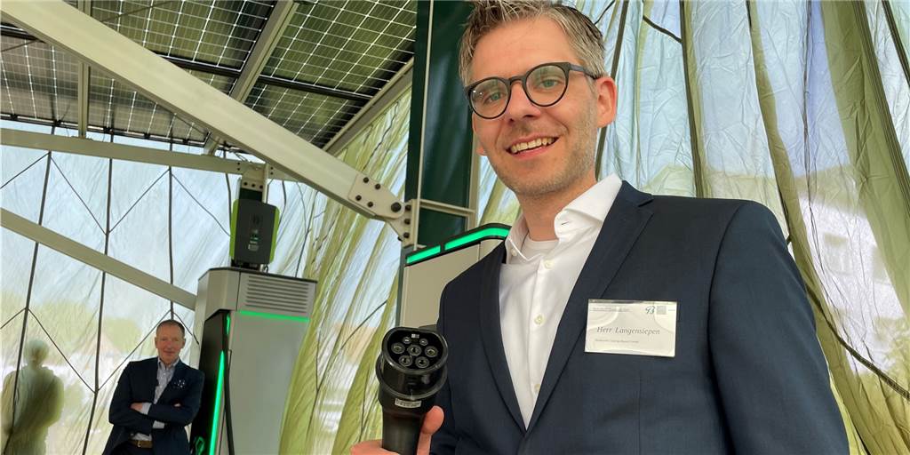 Jens Langensiepen (Stadtwerke) gilt als Ideengeber für 100 Ladesäulen in Castrop-Rauxel. Jetzt werden die ersten Siemens-Ladepunkte aufgebaut.