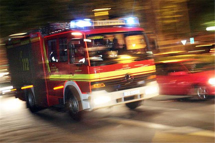 Kinderwagen angezündet - Wohnhaus in Brand Kinderwagen angezündet - Wohnhaus in Brand