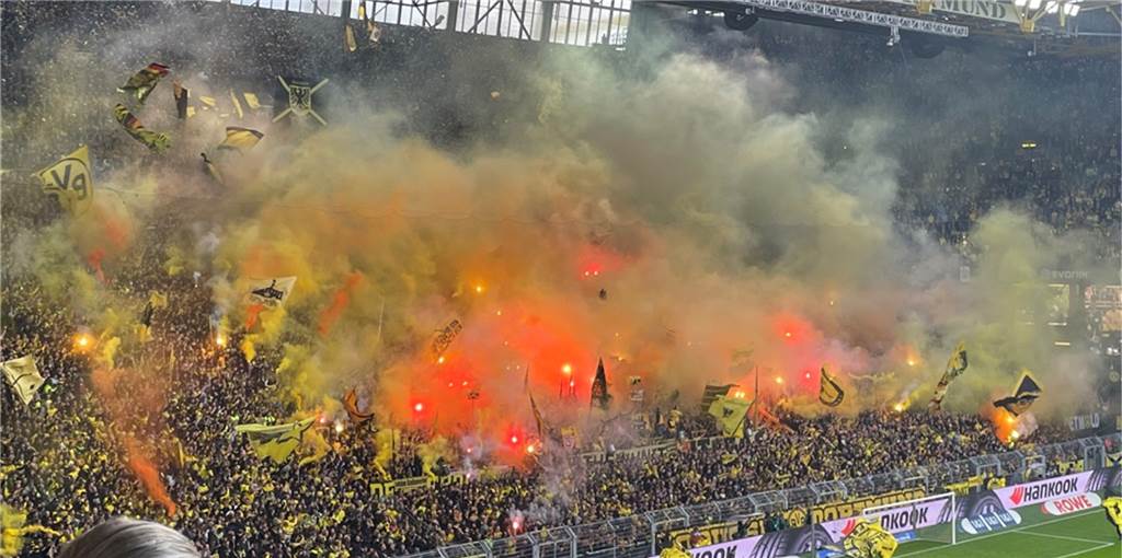 BVB gegen Schalke: Derby verläuft „weitgehend friedlich“ – Junge in Castrop-Rauxel verletzt BVB gegen Schalke: Derby verläuft „weitgehend friedlich“ – Junge in Castrop-Rauxel verletzt