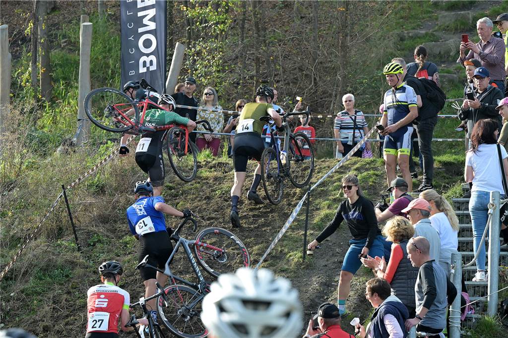 Fußball, Handball, Ringen und Cyclocross: Mehr als 90 Bilder vom Lüner Sportwochenende