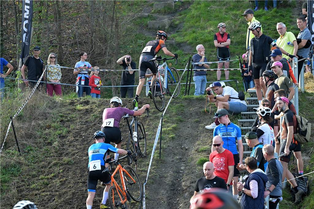 Fußball, Handball, Ringen und Cyclocross: Mehr als 90 Bilder vom Lüner Sportwochenende