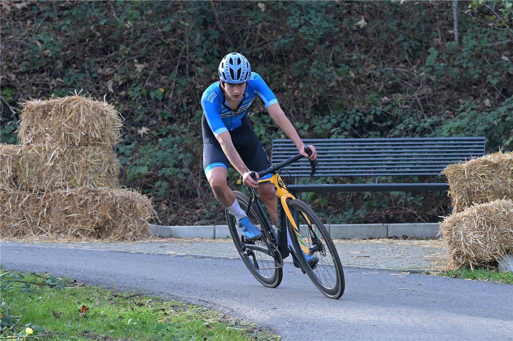 Fußball, Handball, Ringen und Cyclocross: Mehr als 90 Bilder vom Lüner Sportwochenende