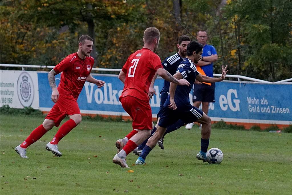 Viele Fotos: Derbysieger, Tabellenführer, Mega-Packung: Die Bilder vom Sportwochenende