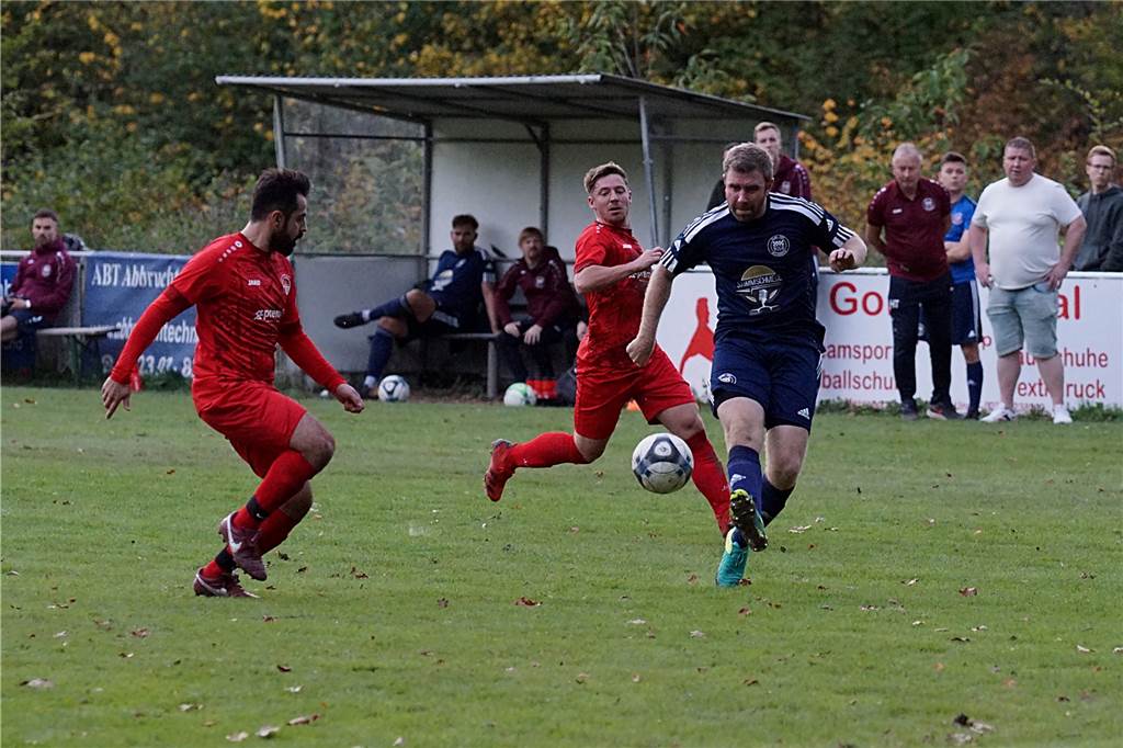 Viele Fotos: Derbysieger, Tabellenführer, Mega-Packung: Die Bilder vom Sportwochenende