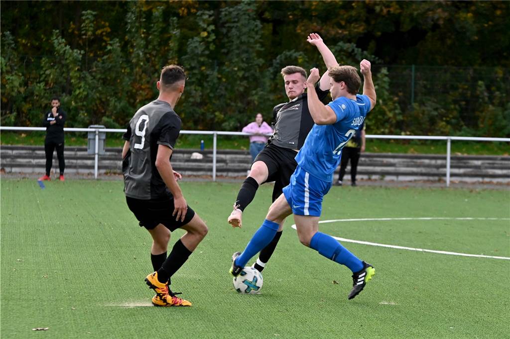 Viele Fotos: Derbysieger, Tabellenführer, Mega-Packung: Die Bilder vom Sportwochenende