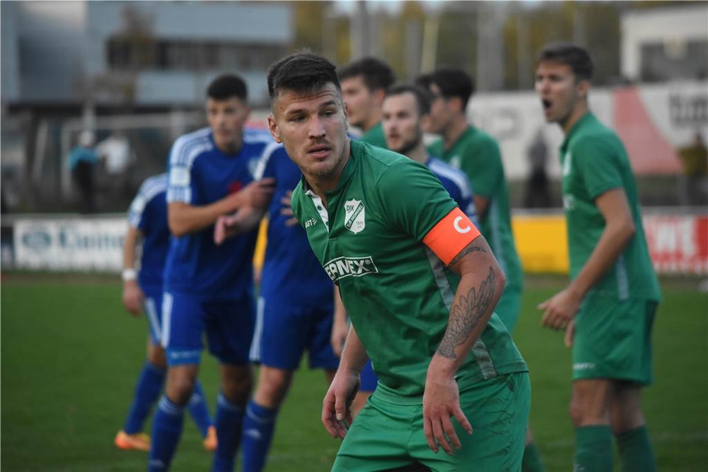 Viele Fotos: Derbysieger, Tabellenführer, Mega-Packung: Die Bilder vom Sportwochenende