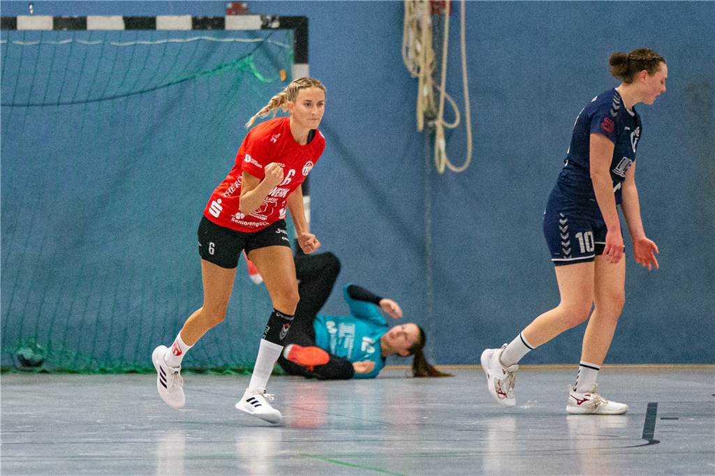 Viele Fotos: Derbysieger, Tabellenführer, Mega-Packung: Die Bilder vom Sportwochenende