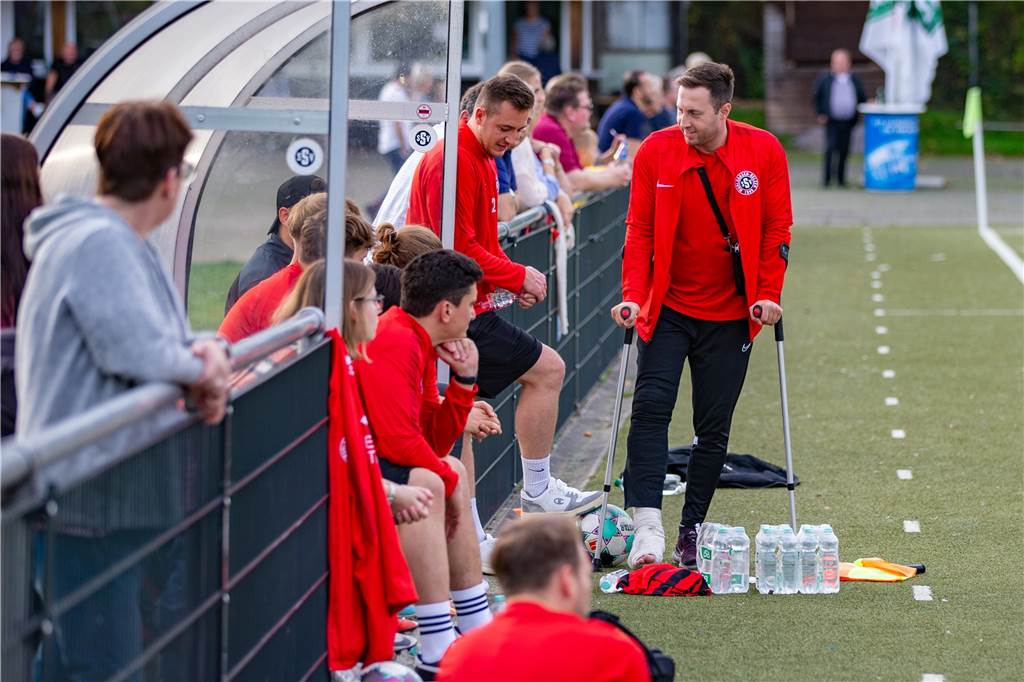 Viele Fotos: Derbysieger, Tabellenführer, Mega-Packung: Die Bilder vom Sportwochenende