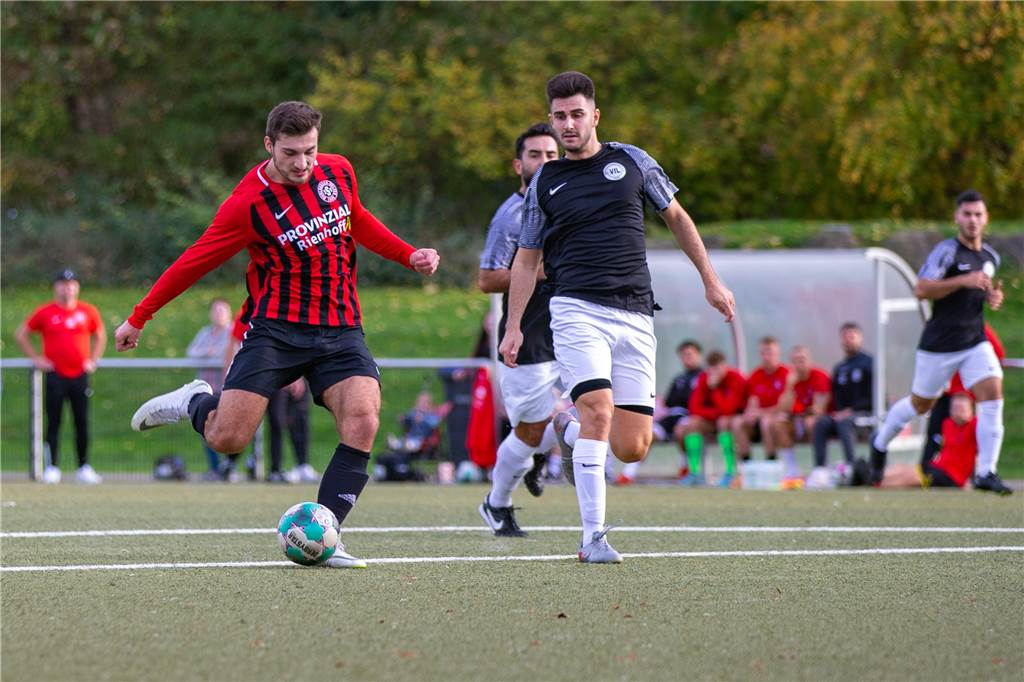 Viele Fotos: Derbysieger, Tabellenführer, Mega-Packung: Die Bilder vom Sportwochenende