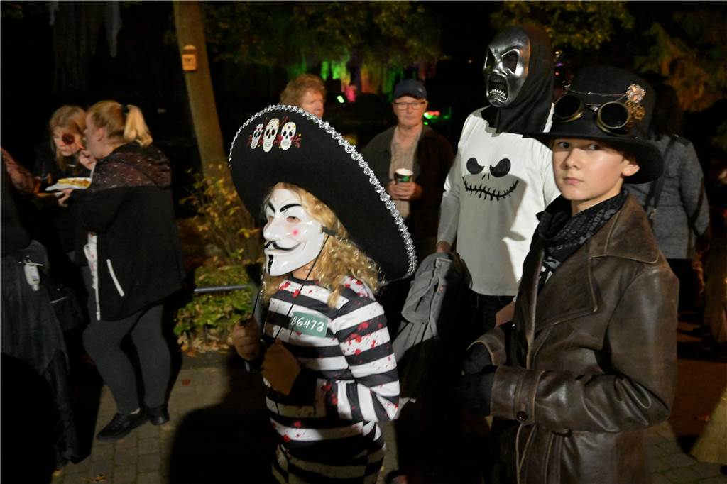 Süd-Park wird zum Grusel-Kabinett: Schaurige Überraschung im großen Teich