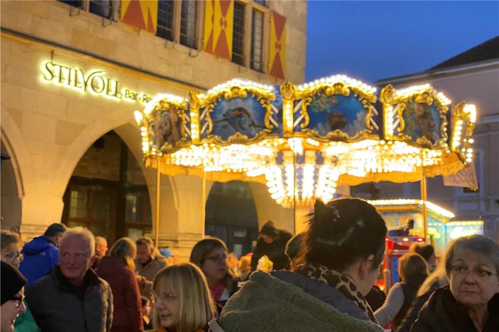 Mit St. Martin durch die Werner Innenstadt: Viele Bilder vom Martinsmarkt und Martinsumzug