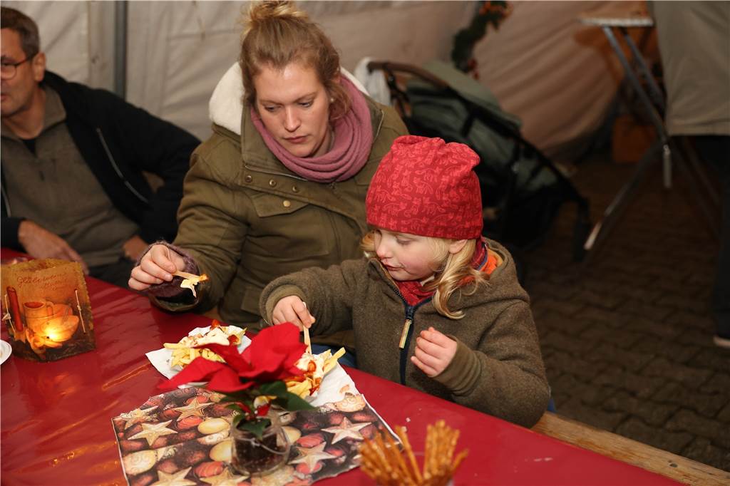 Adventsmarkt 2022 in Selm : Preistipp: Glühwein in Selm ist besonders günstig