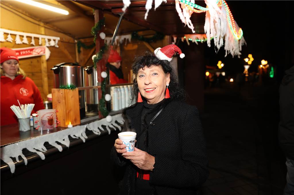 Adventsmarkt 2022 in Selm : Preistipp: Glühwein in Selm ist besonders günstig