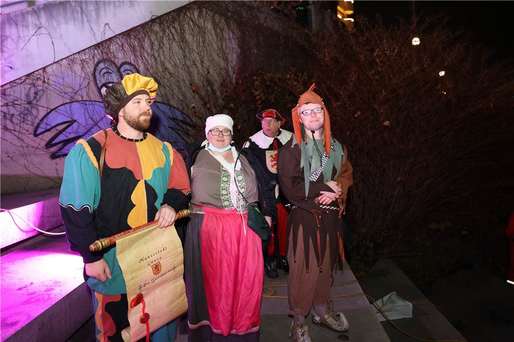 Viele Fotos vom Niklaus-Besuch in Lünen: Ankunft mit dem Schiff und Fahrt mit der Kutsche