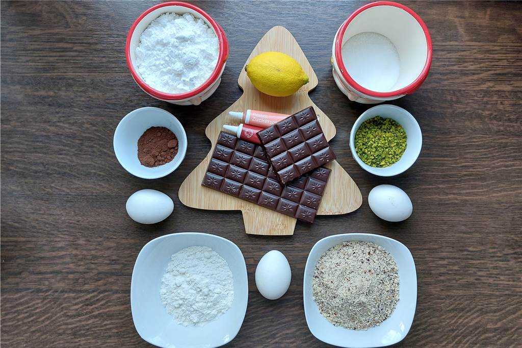 Schritt-für-Schritt-Anleitung: So backen Sie Schoko-Weihnachtsbäumchen Schritt-für-Schritt-Anleitung: So backen Sie Schoko-Weihnachtsbäumchen