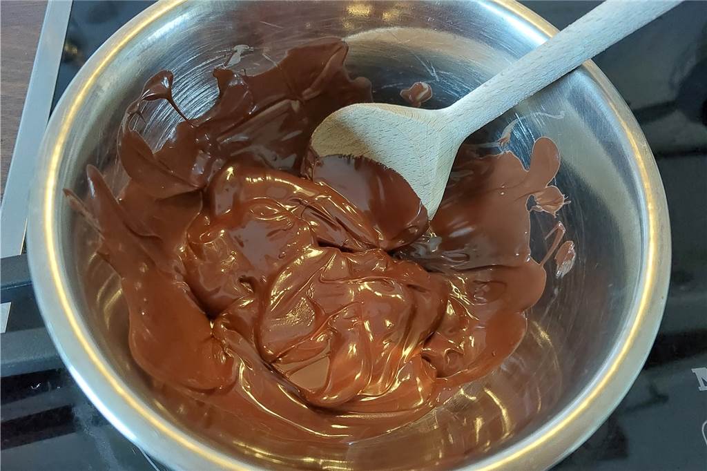 Schritt-für-Schritt-Anleitung: So backen Sie Schoko-Weihnachtsbäumchen Schritt-für-Schritt-Anleitung: So backen Sie Schoko-Weihnachtsbäumchen