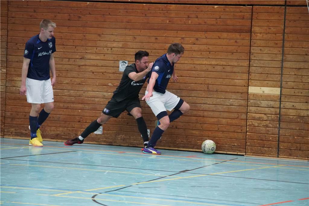 Hallen-Stadtmeisterschaft ist in vollem Gange: Hier gibt’s erste Bilder von der Gruppenphase