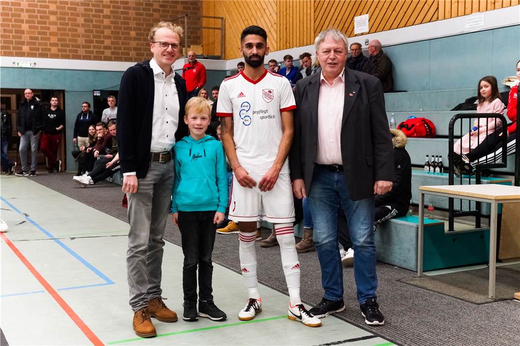 SV Schermbeck gewinnt Sparkassen-Cup: Sympathiepunkte sammelten sie dabei nicht