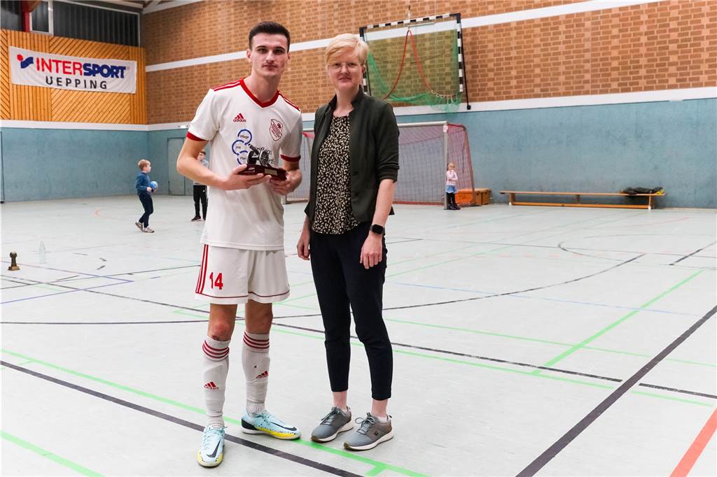 SV Schermbeck gewinnt Sparkassen-Cup: Sympathiepunkte sammelten sie dabei nicht