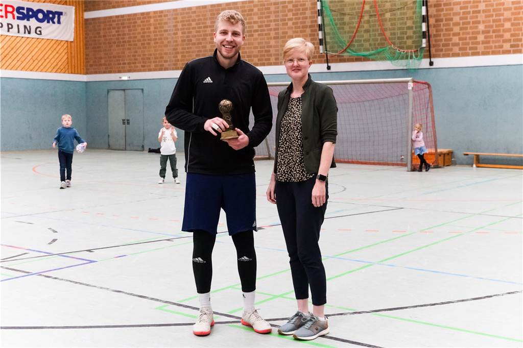 SV Schermbeck gewinnt Sparkassen-Cup: Sympathiepunkte sammelten sie dabei nicht