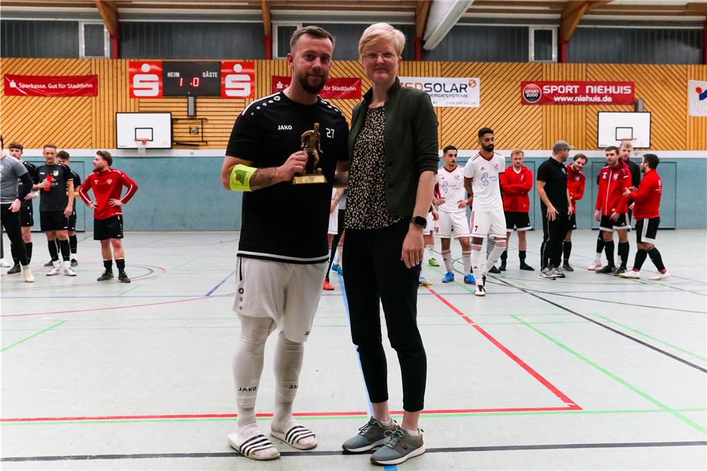 SV Schermbeck gewinnt Sparkassen-Cup: Sympathiepunkte sammelten sie dabei nicht