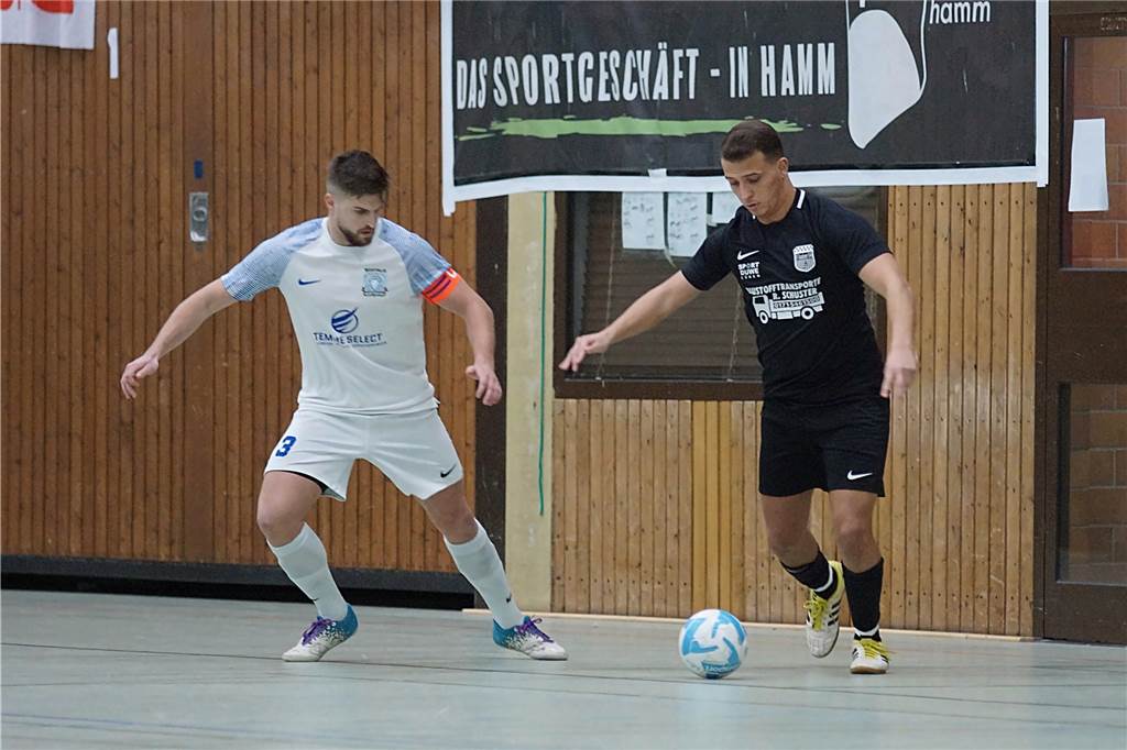 Viele Fotos: Derbys, Überraschung und Wiedersehen mit Ex-Klubs bei den Warsteiner Masters Viele Fotos: Derbys, Überraschung und Wiedersehen mit Ex-Klubs bei den Warsteiner Masters