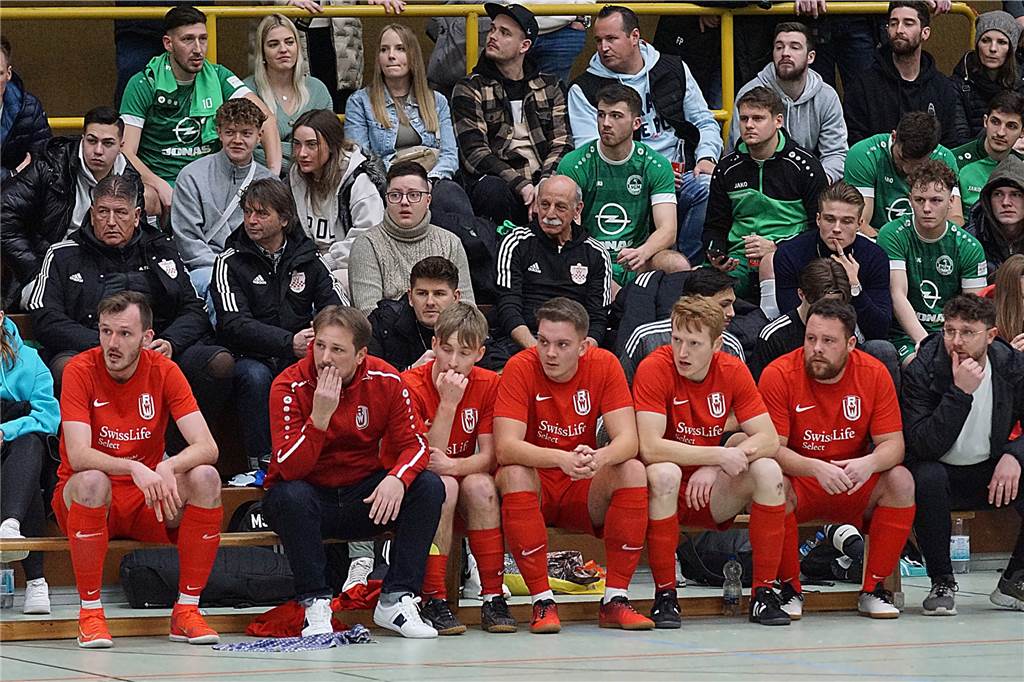 Viele Fotos: Derbys, Überraschung und Wiedersehen mit Ex-Klubs bei den Warsteiner Masters