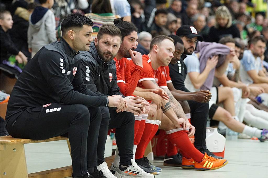 Viele Fotos: Derbys, Überraschung und Wiedersehen mit Ex-Klubs bei den Warsteiner Masters