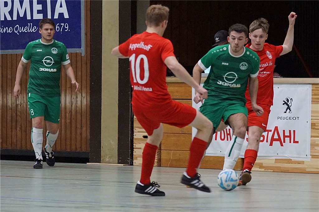 Viele Fotos: Derbys, Überraschung und Wiedersehen mit Ex-Klubs bei den Warsteiner Masters