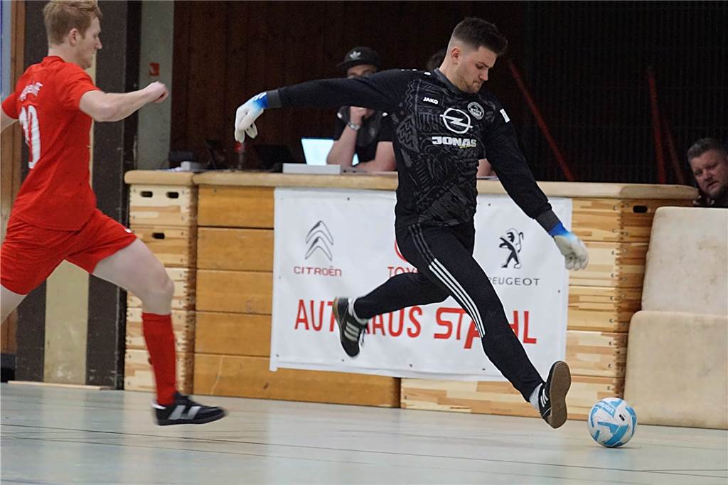 Viele Fotos: Derbys, Überraschung und Wiedersehen mit Ex-Klubs bei den Warsteiner Masters
