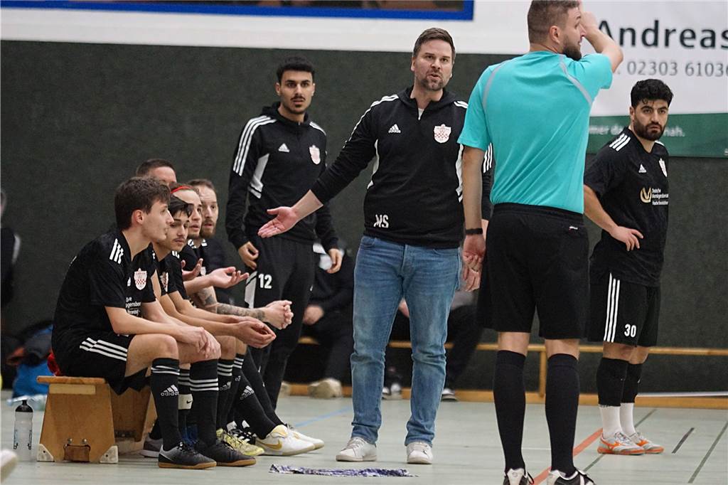 Viele Fotos: Derbys, Überraschung und Wiedersehen mit Ex-Klubs bei den Warsteiner Masters