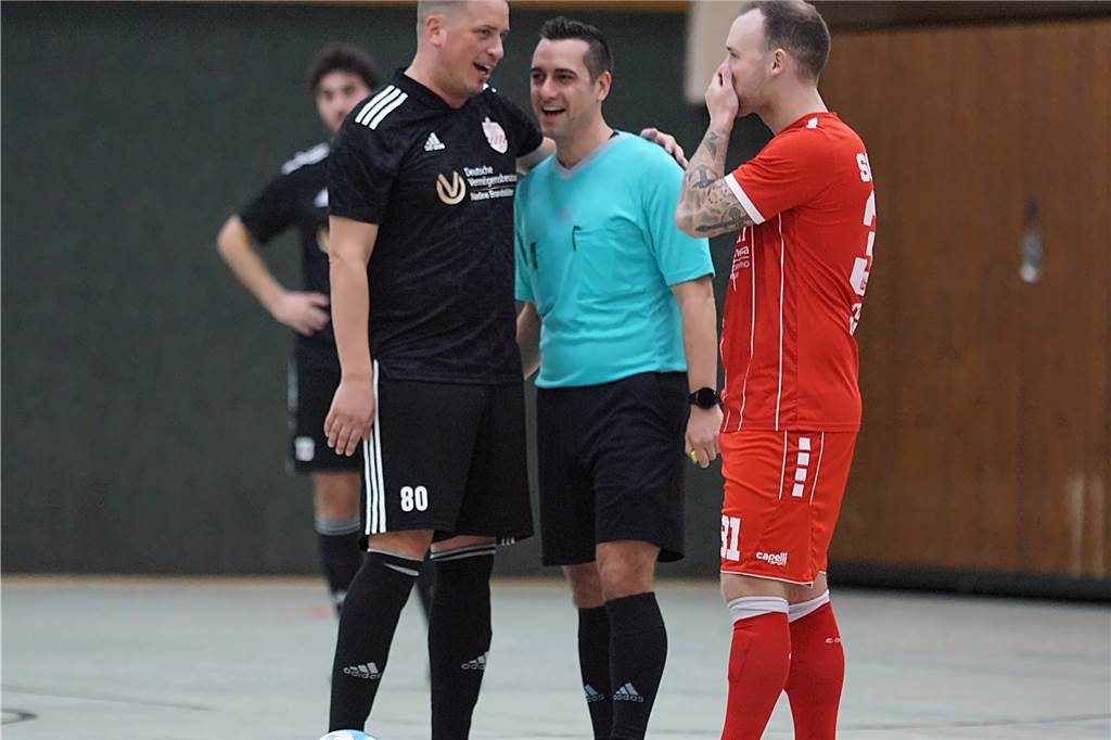 Viele Fotos: Derbys, Überraschung und Wiedersehen mit Ex-Klubs bei den Warsteiner Masters
