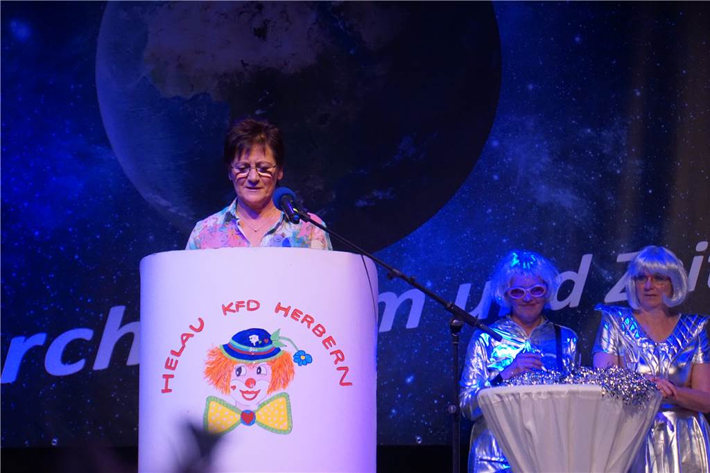 Viele Fotos von der kfd-Karnevalsfeier in Herbern: Jecke Frauen feiern „völlig losgelöst“