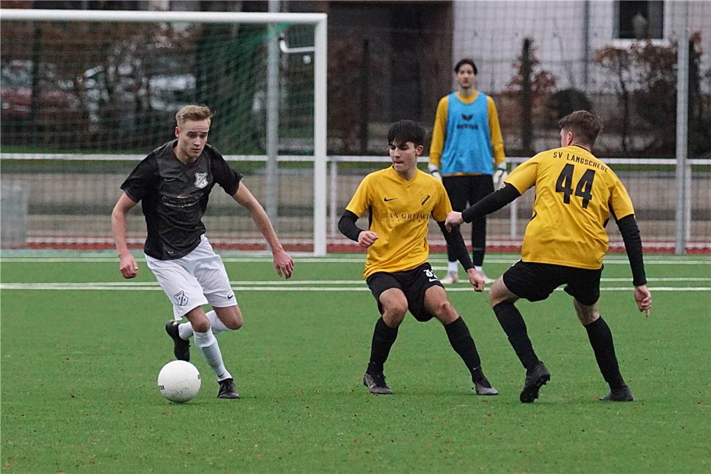 Schuster schockt Kaiserau, Schlappe für KSV, VfL zerlegt SSV: Die Fotos vom Fußball-Wochenende Schuster schockt Kaiserau, Schlappe für KSV, VfL zerlegt SSV: Die Fotos vom Fußball-Wochenende
