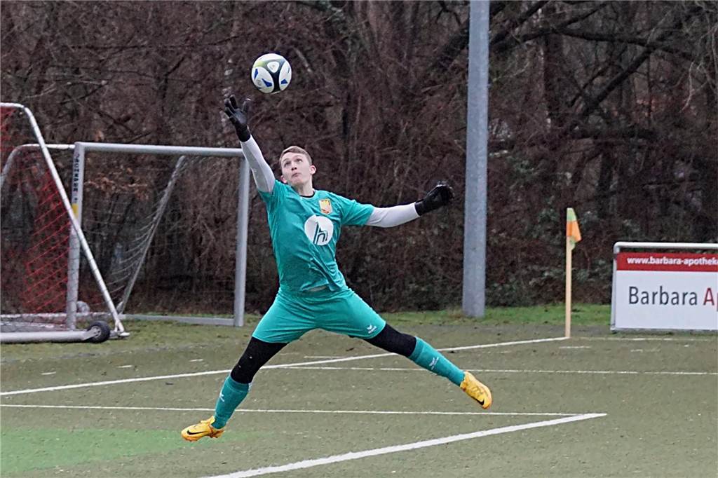 Schuster schockt Kaiserau, Schlappe für KSV, VfL zerlegt SSV: Die Fotos vom Fußball-Wochenende