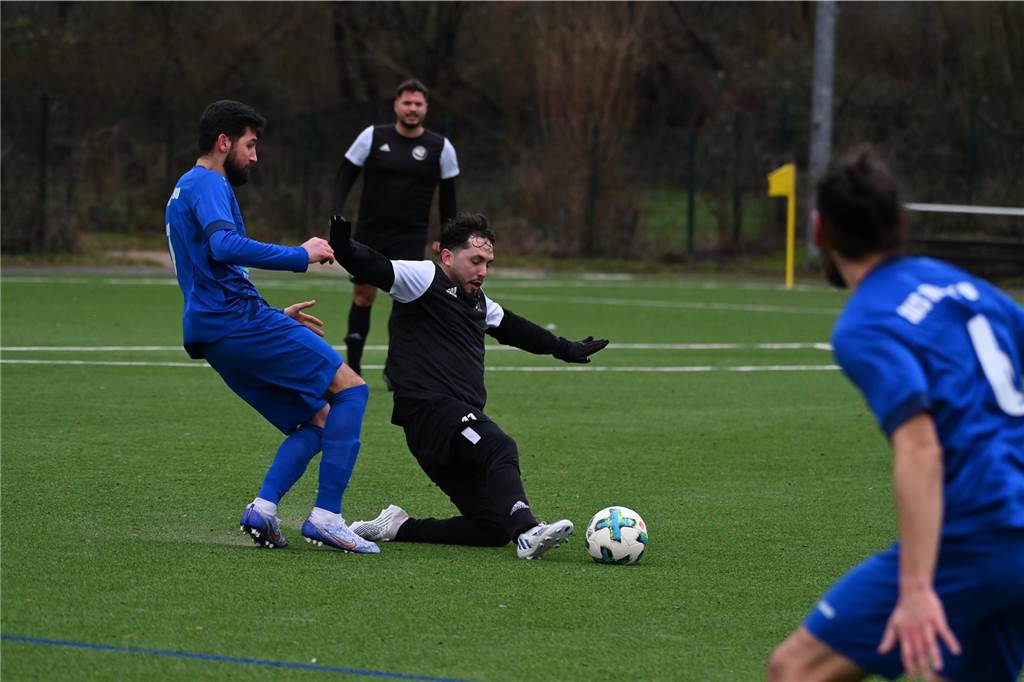 Schuster schockt Kaiserau, Schlappe für KSV, VfL zerlegt SSV: Die Fotos vom Fußball-Wochenende