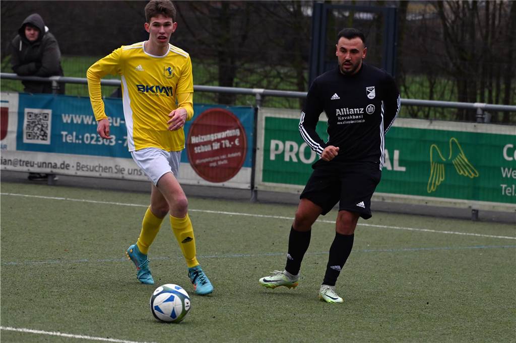 Schuster schockt Kaiserau, Schlappe für KSV, VfL zerlegt SSV: Die Fotos vom Fußball-Wochenende