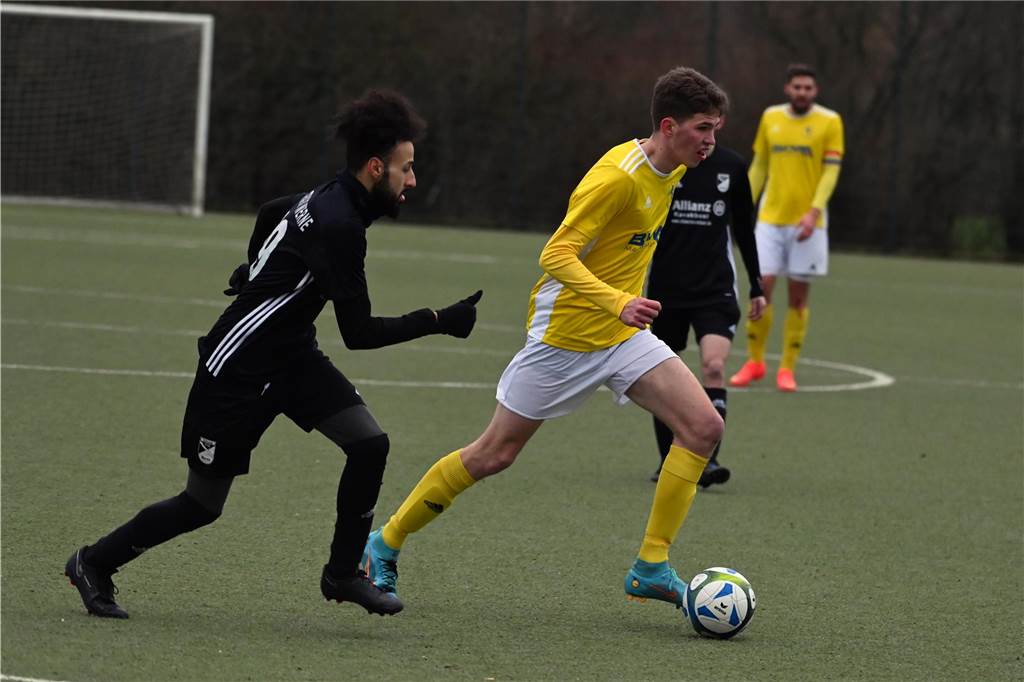 Schuster schockt Kaiserau, Schlappe für KSV, VfL zerlegt SSV: Die Fotos vom Fußball-Wochenende