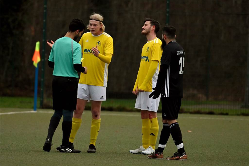 Schuster schockt Kaiserau, Schlappe für KSV, VfL zerlegt SSV: Die Fotos vom Fußball-Wochenende