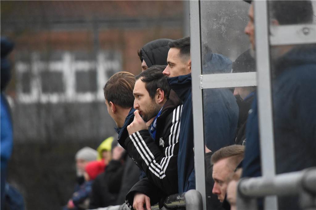 Schuster schockt Kaiserau, Schlappe für KSV, VfL zerlegt SSV: Die Fotos vom Fußball-Wochenende