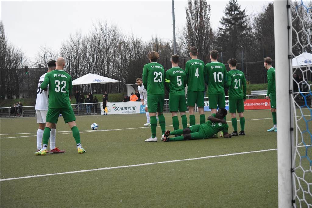 Schuster schockt Kaiserau, Schlappe für KSV, VfL zerlegt SSV: Die Fotos vom Fußball-Wochenende