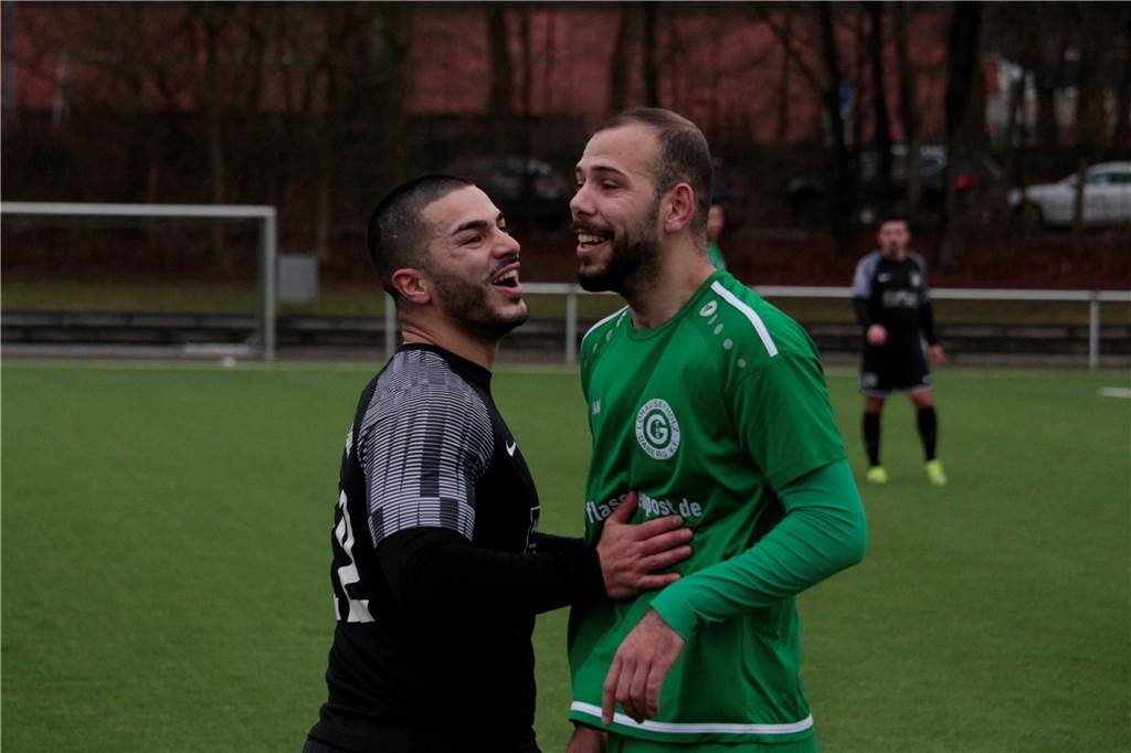 Schuster schockt Kaiserau, Schlappe für KSV, VfL zerlegt SSV: Die Fotos vom Fußball-Wochenende
